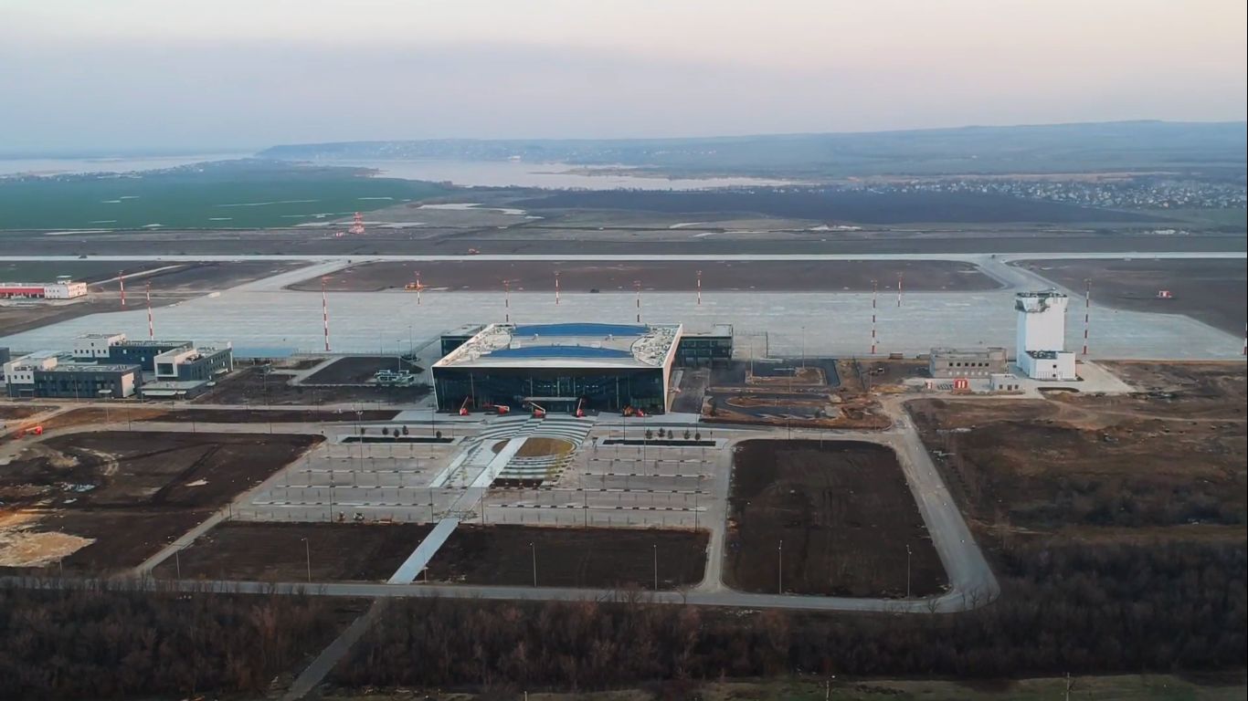 Saratov_Gagarin_airport_April_2019.jpg